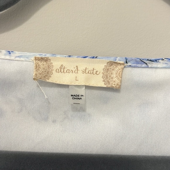 Altar’d State White & Blue Floral Romper - Picture 5 of 6